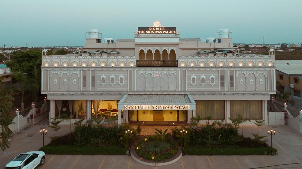 Ramee The Srinivas Palace Bhuj Luaran gambar